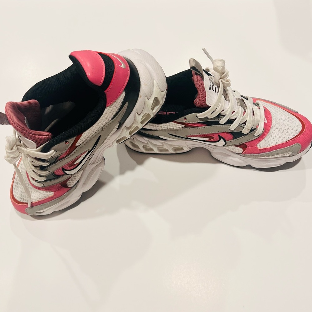Nike Women's Zoom Air Fire sneaker - Picture 3 of 9